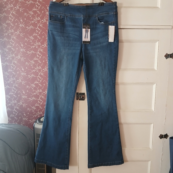 Sofia Vergara Jeans - Picture 1 of 6